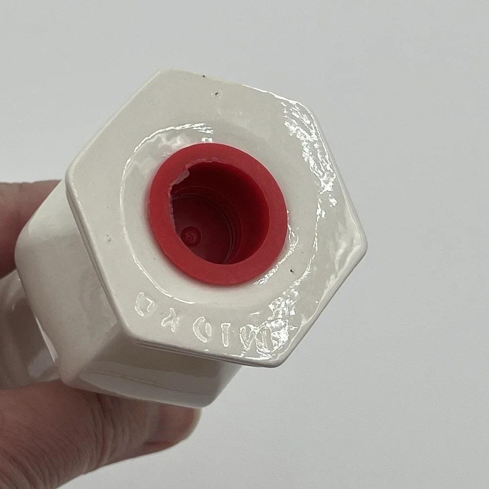 White elegant‎ salt and pepper 5